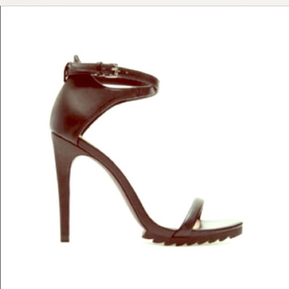 Zara black classic heels